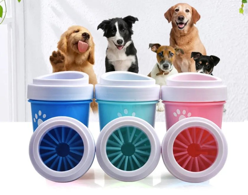 Portable paw cleaner